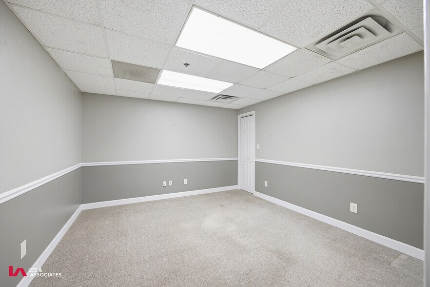 More Photos Of 101 Conyers Industrial Dr, Cartersville Warehouse For Sale