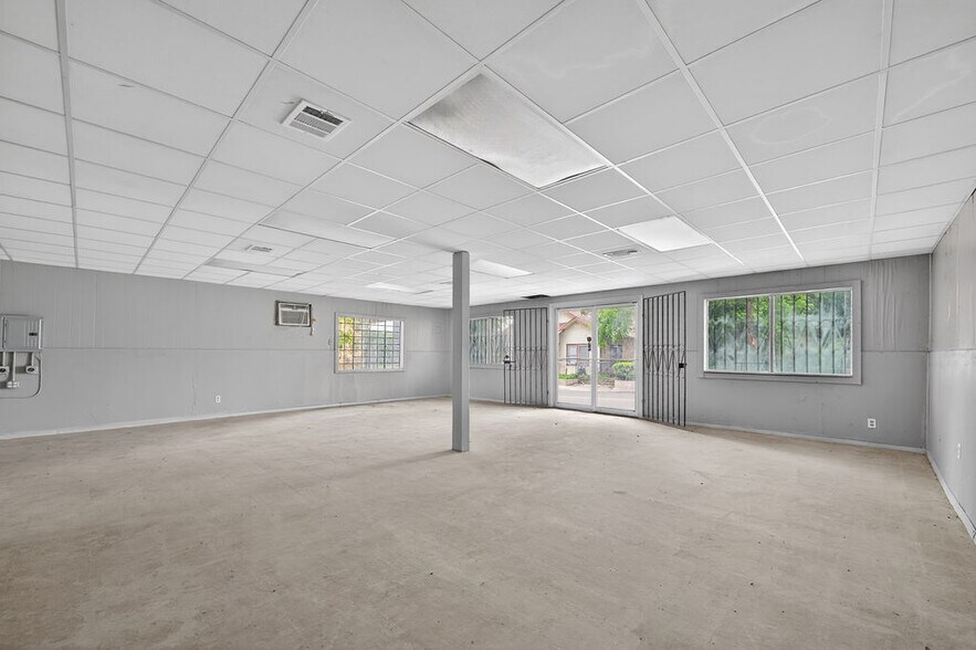 More Photos Of 905 Ruiz St, San Antonio Storefront For Sale