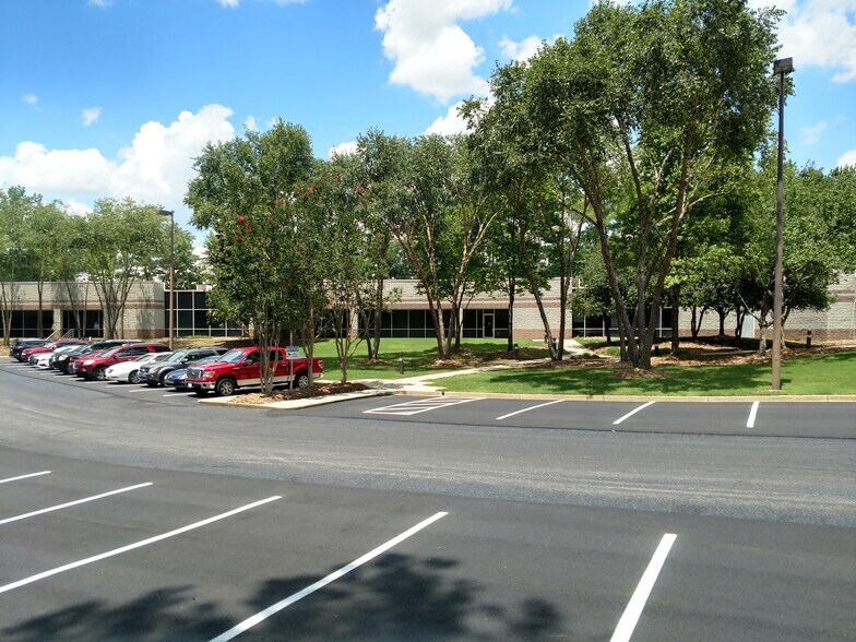 More Photos Of 503 Oak Pl, Atlanta Office For Lease