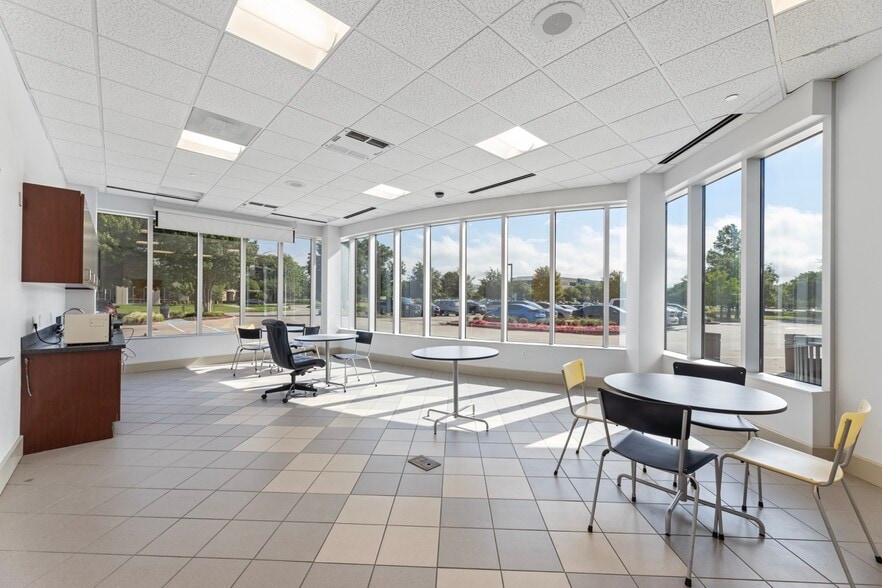 More Photos Of 5700 Democracy Dr, Plano Office For Lease