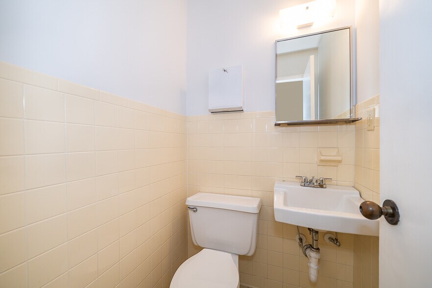 More Photos Of 331 N Maitland Ave, Maitland Medical For Sale