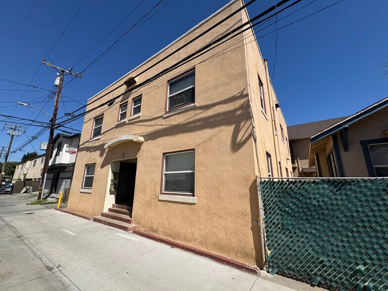 More Photos Of 617 W 3rd St, Long Beach Apartments For Sale