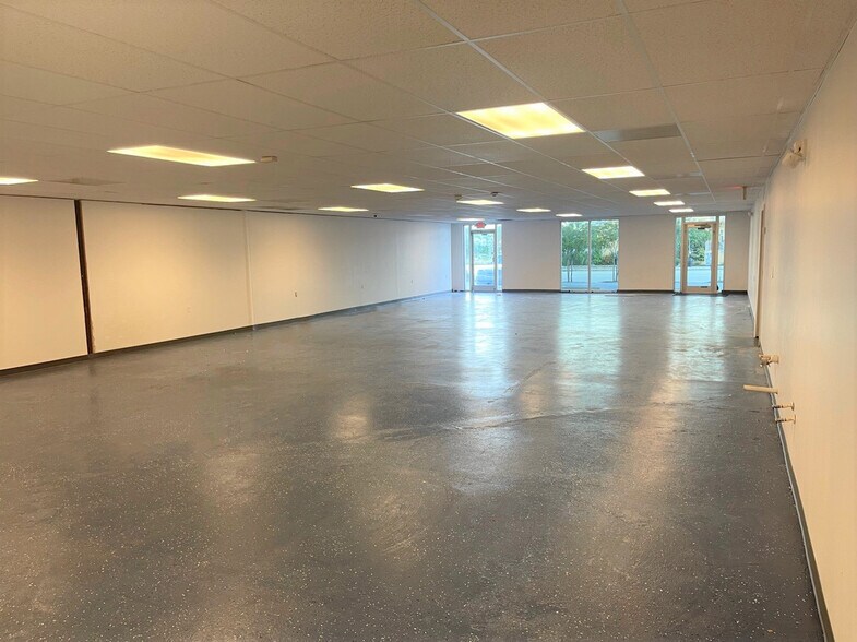 More Photos Of 9641 Gulf Blvd, Treasure Island Storefront Retail Office For Lease