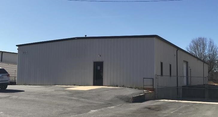More Photos Of 9050 W Market St, Colfax Warehouse For Lease