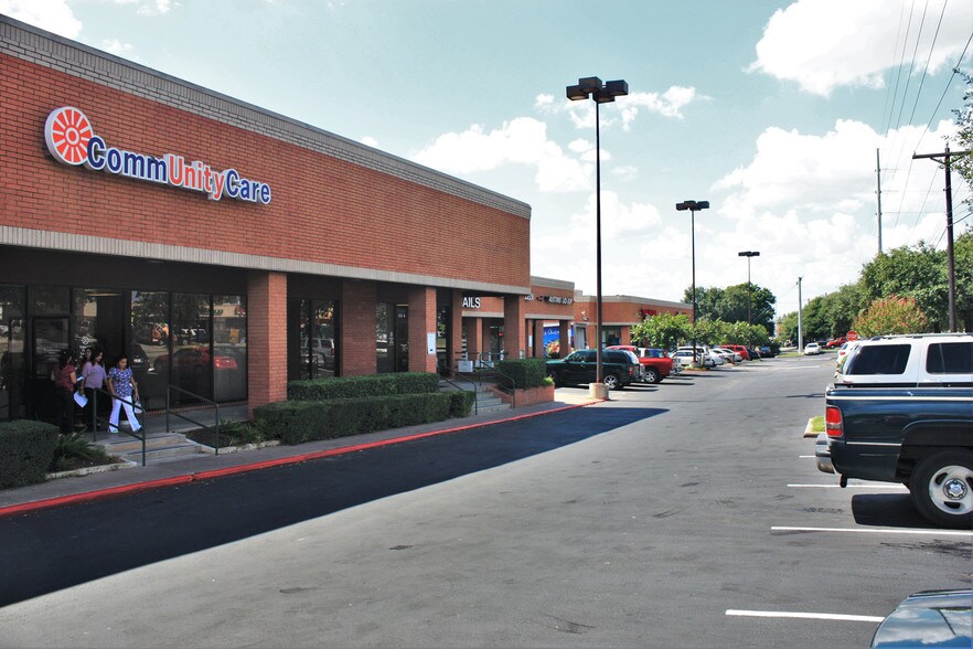 Primary Photo Of 825 E Rundberg Ln, Austin Storefront For Lease