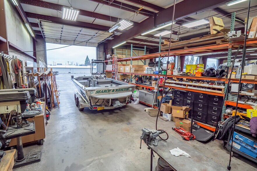 More Photos Of 1700 Or-99 Hwy, Eugene Auto Repair For Sale