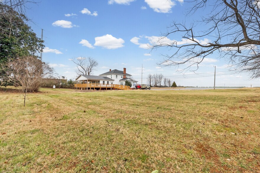 More Photos Of 15115 Forest Road, Forest Office For Lease