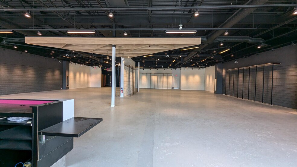 More Photos Of 100 Ranch Market, Strathmore Unknown For Lease