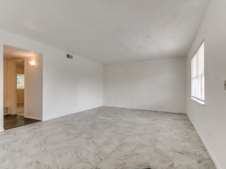 More Photos Of 1731 NW 32nd St, Oklahoma City Apartments For Sale