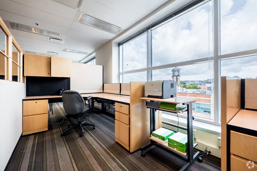 More Photos Of 3000 Boul René-Lévesque, Verdun Office For Lease