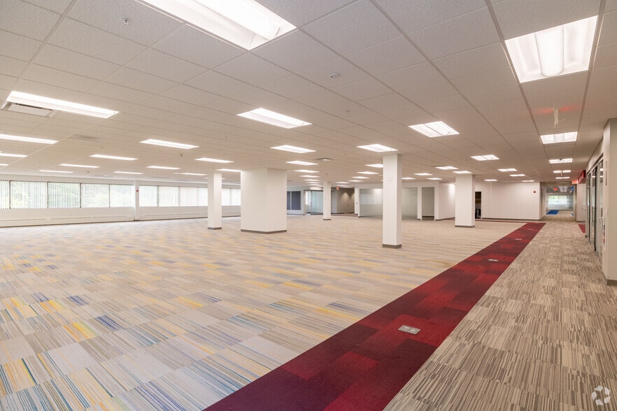 More Photos Of 14 Central Park Dr, Hooksett Medical For Lease