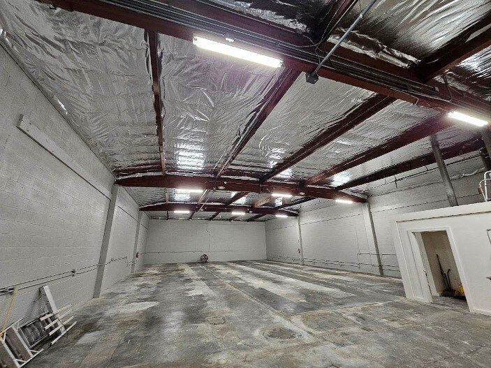 More Photos Of 804 E 18th St, Los Angeles Warehouse For Lease