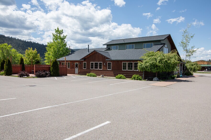 More Photos Of 72532 N Couture Loop, Arlee Restaurant For Sale