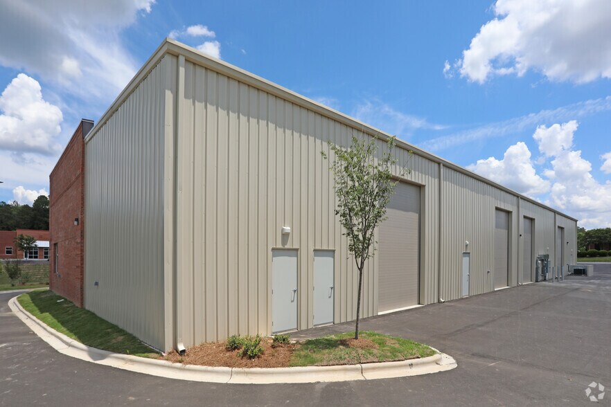 More Photos Of 7230 ACC Blvd, Raleigh Flex For Sale