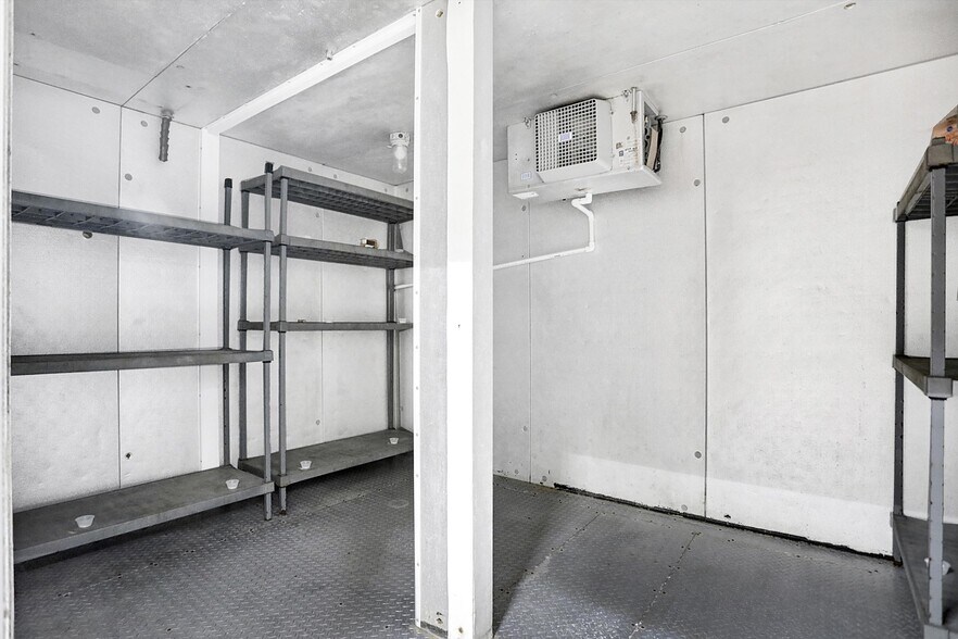 More Photos Of 35 S Main St, Batesville Warehouse For Sale