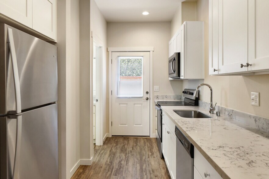 More Photos Of 201 Tull Ct, Bellingham Apartments For Sale