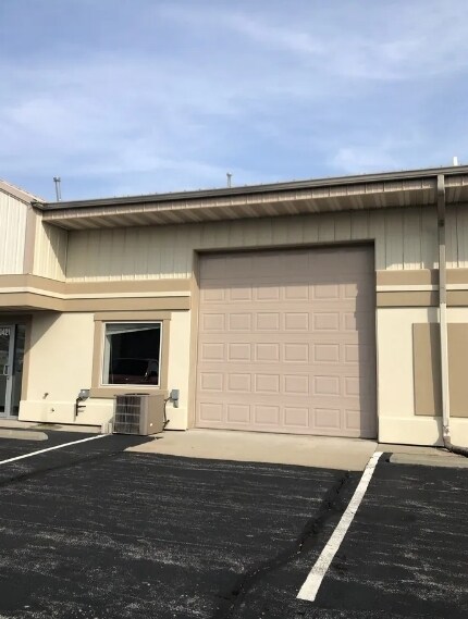 More Photos Of 1401-1461 E Summit St, Crown Point Storefront Retail Office For Lease
