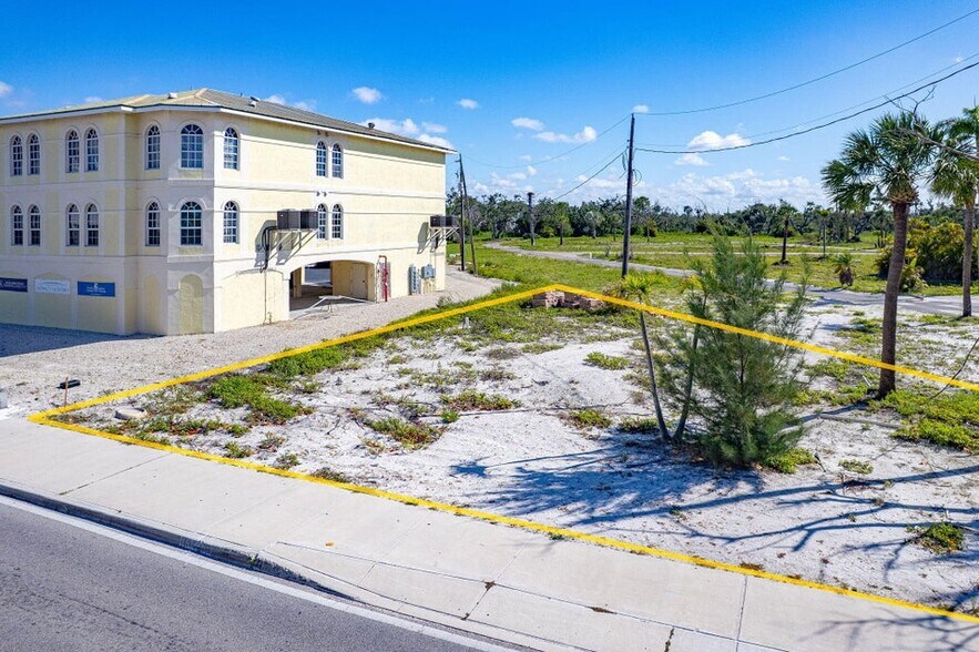 More Photos Of 2915 Estero Blvd, Fort Myers Land For Sale