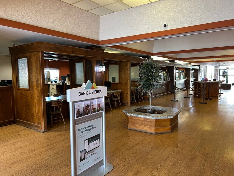 More Photos Of 246 E Tulare Ave, Tulare Bank For Sale