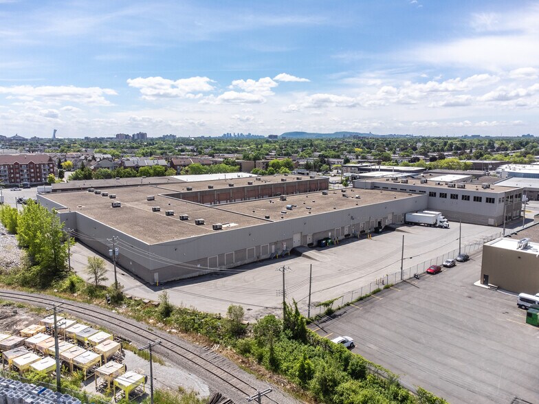 More Photos Of 9175-9225 Boul Langelier, Montréal Warehouse For Lease