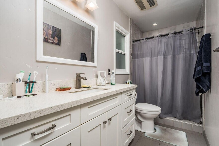 More Photos Of 440 Corona Del Mar, Santa Barbara Apartments For Sale