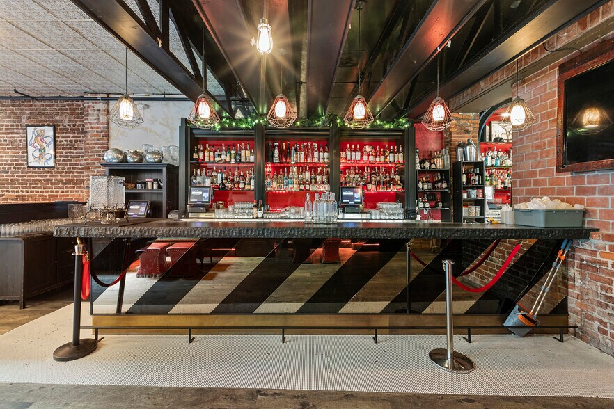 More Photos Of 712-714 Montgomery St, San Francisco Storefront Retail Office For Sale