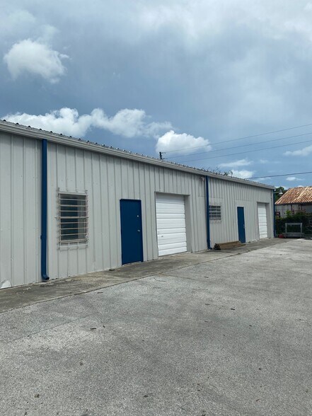 More Photos Of 13080 S Belcher Rd, Largo Office For Lease