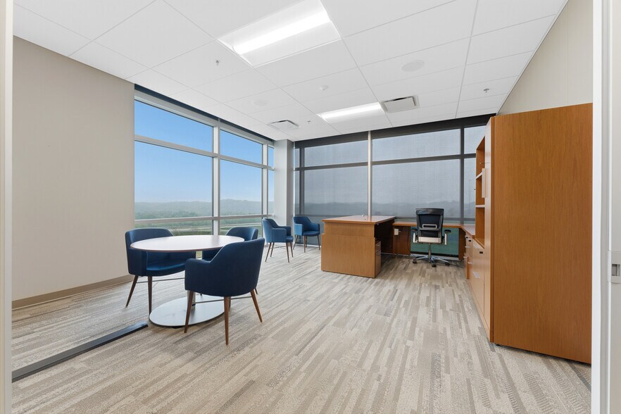 More Photos Of 423 Fortress Blvd, Morgantown Office For Sale
