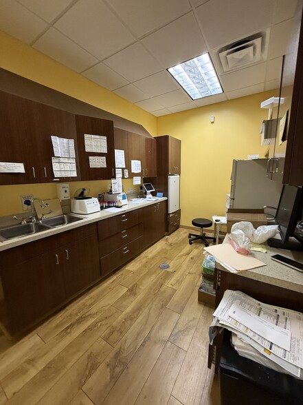 More Photos Of 2953 Cobb Pky NW, Kennesaw Storefront For Lease