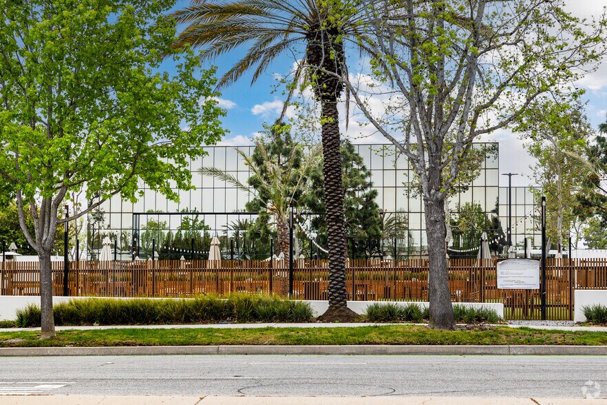 More Photos Of 3420 Ocean Park Blvd, Santa Monica Office For Lease