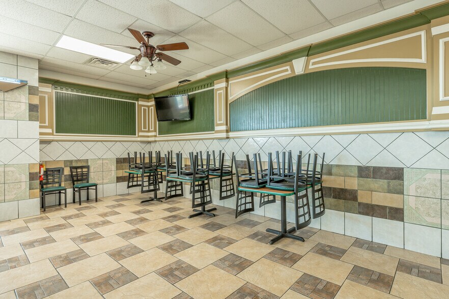 More Photos Of 150 Pearl Dr, LaFayette Restaurant For Sale