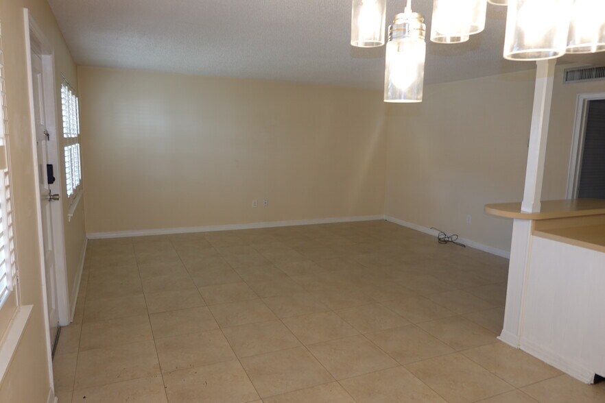 More Photos Of 2887 S Osceola Ave, Orlando Office For Sale