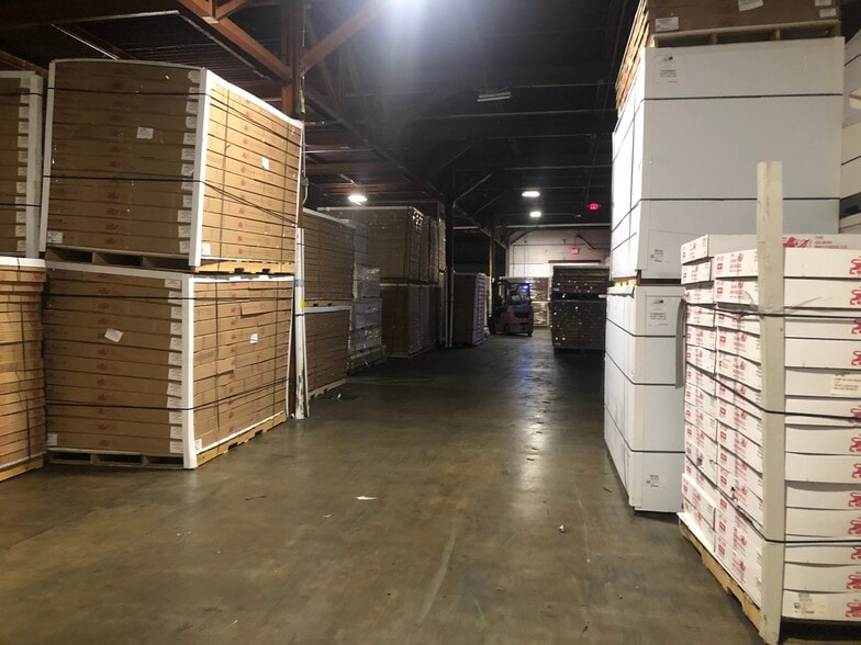 More Photos Of 263-275 Park Ave, East Hartford Warehouse For Lease