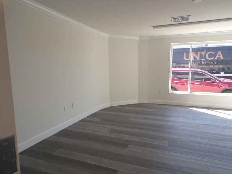 More Photos Of 953 Washington St, San Carlos Warehouse For Sale