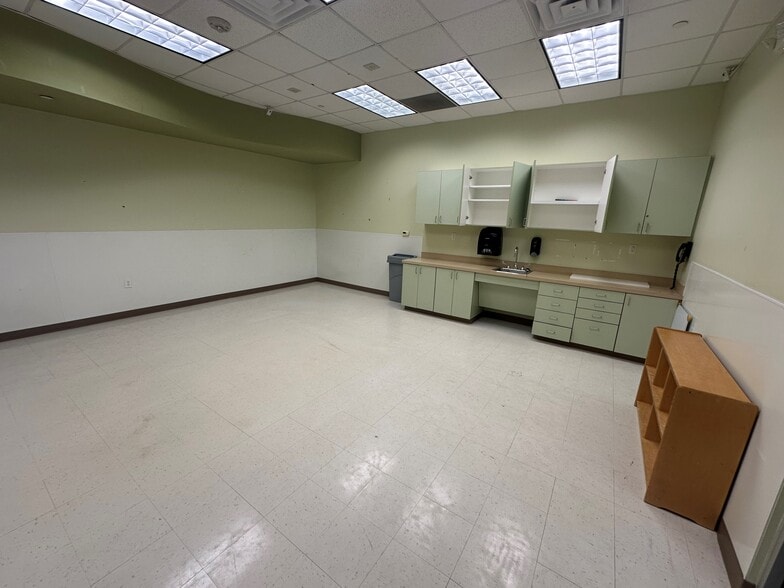 More Photos Of 300 Randol Mill Ave, Southlake Daycare Center For Sale