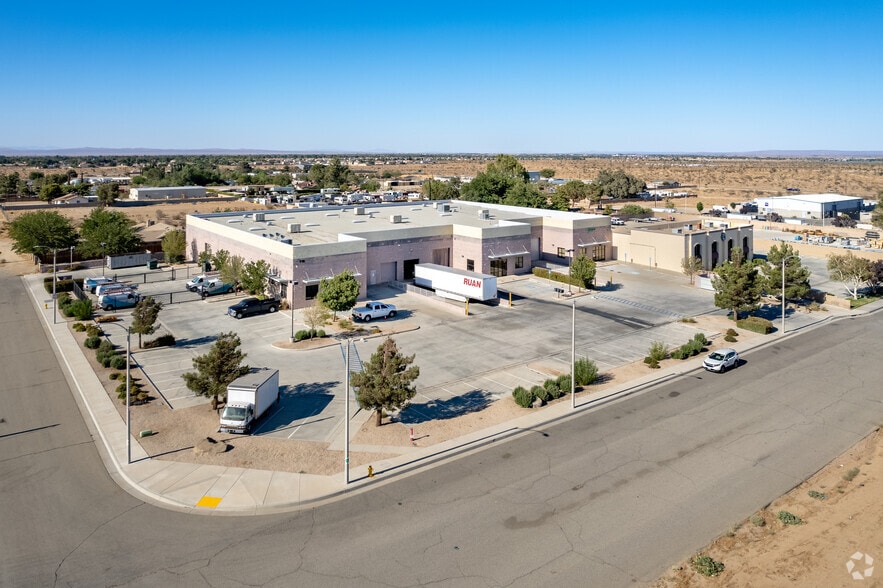 More Photos Of 715 E Avenue L-8, Lancaster Warehouse For Lease