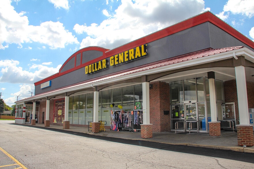 More Photos Of 8821-8849 W 87th St, Hickory Hills Storefront For Sale