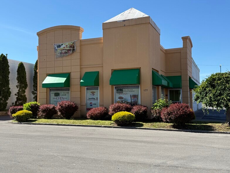 Primary Photo Of 127 Genesee St, Oneida Fast Food For Lease