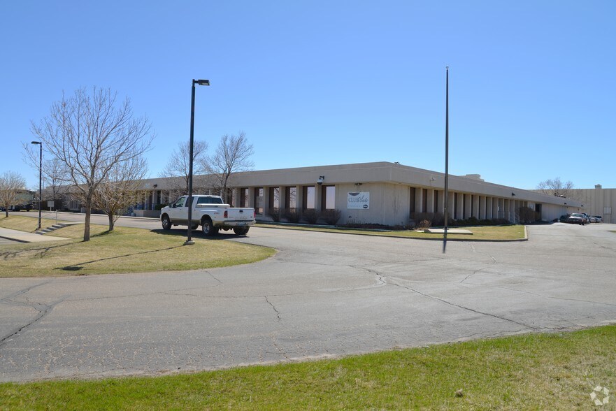 More Photos Of 11100 W 8th Ave, Lakewood Warehouse For Lease