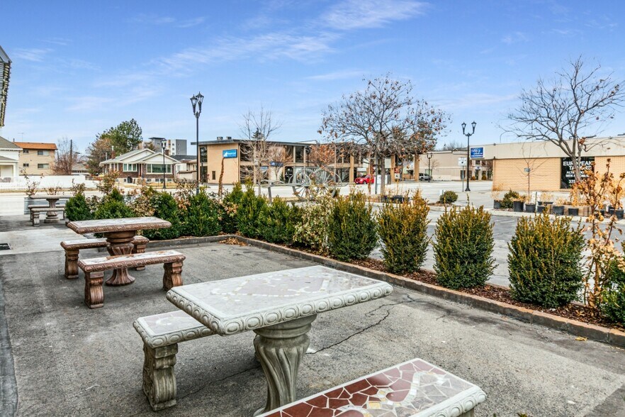 More Photos Of 410 N University Ave, Provo Fast Food For Sale