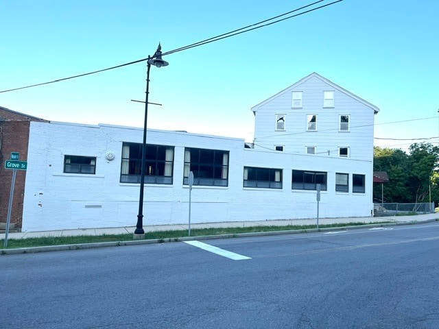 More Photos Of 50 Grove St, Salem Office For Lease