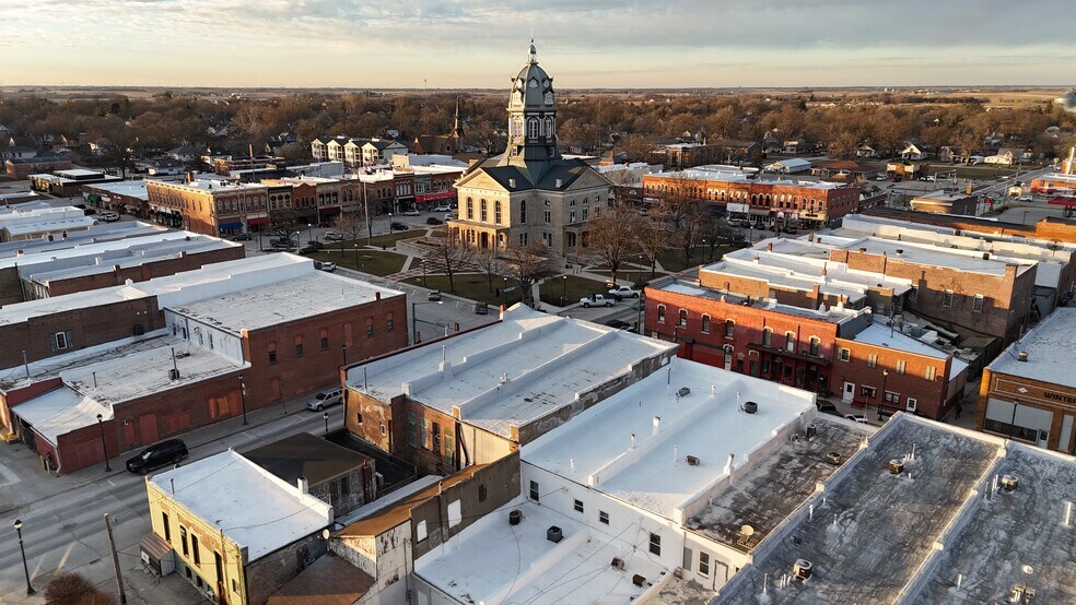 More Photos Of 112-116 E Court Ave, Winterset Storefront Retail Residential For Sale