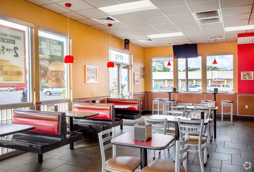More Photos Of 1713 James L Redman Pky, Plant City Fast Food For Lease