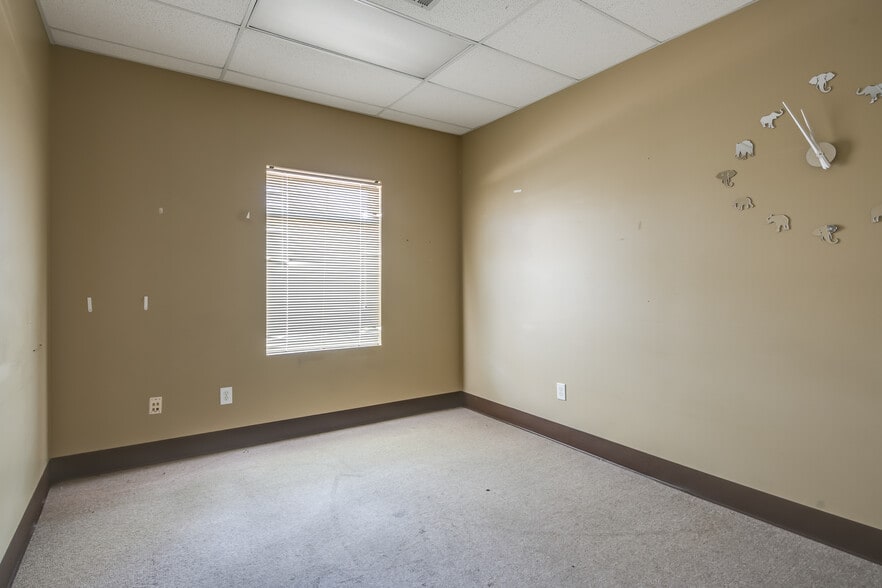 More Photos Of 4770 Woodmere Blvd, Montgomery Office For Sale