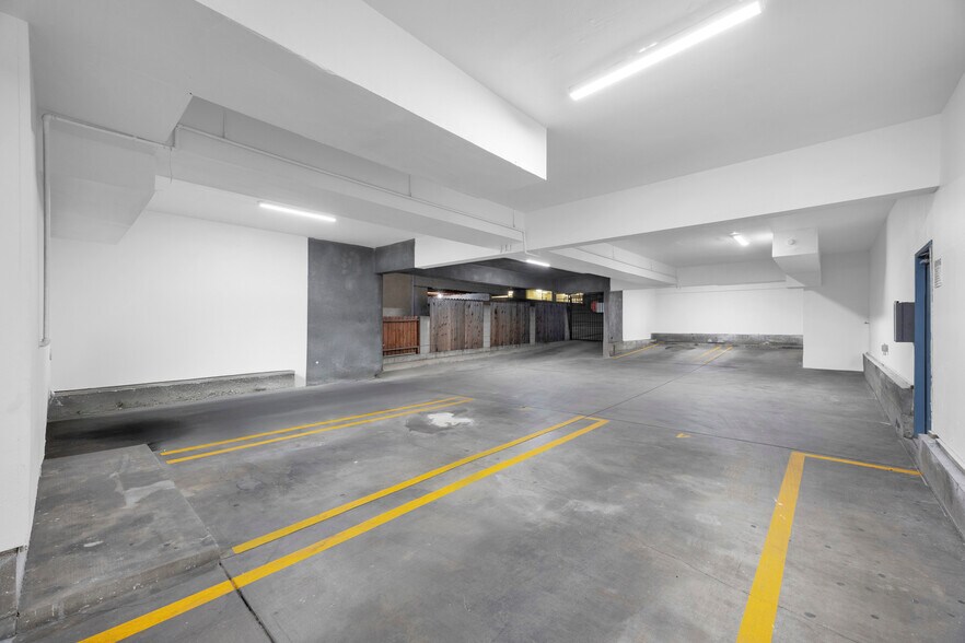 More Photos Of 663 W 5th St, San Pedro Apartments For Sale