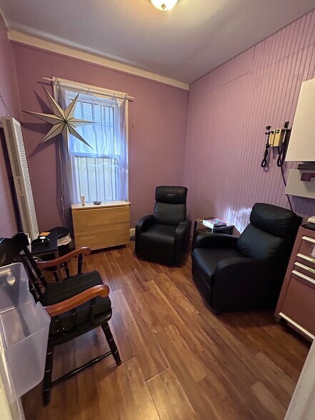 More Photos Of 135 Maple St, Avondale Estates Office For Lease