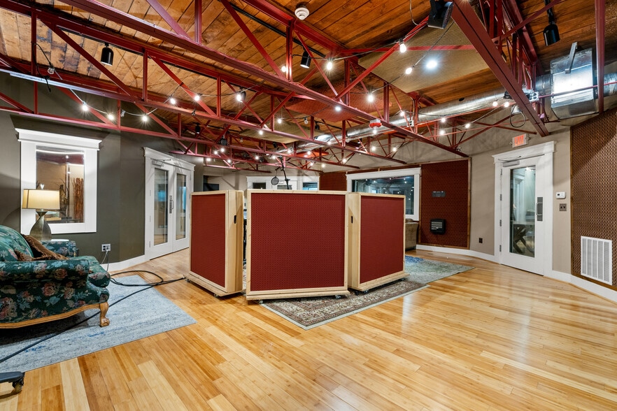 More Photos Of 2908 Epperly Dr, Del City Loft Creative Space For Sale