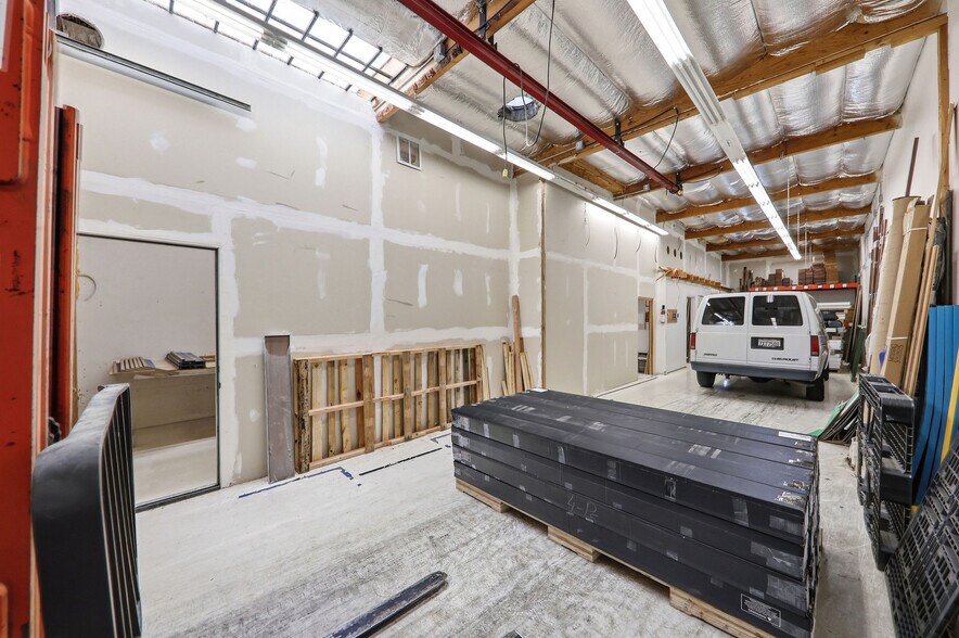 More Photos Of 100 N Hill Dr, Brisbane Light Manufacturing For Sale