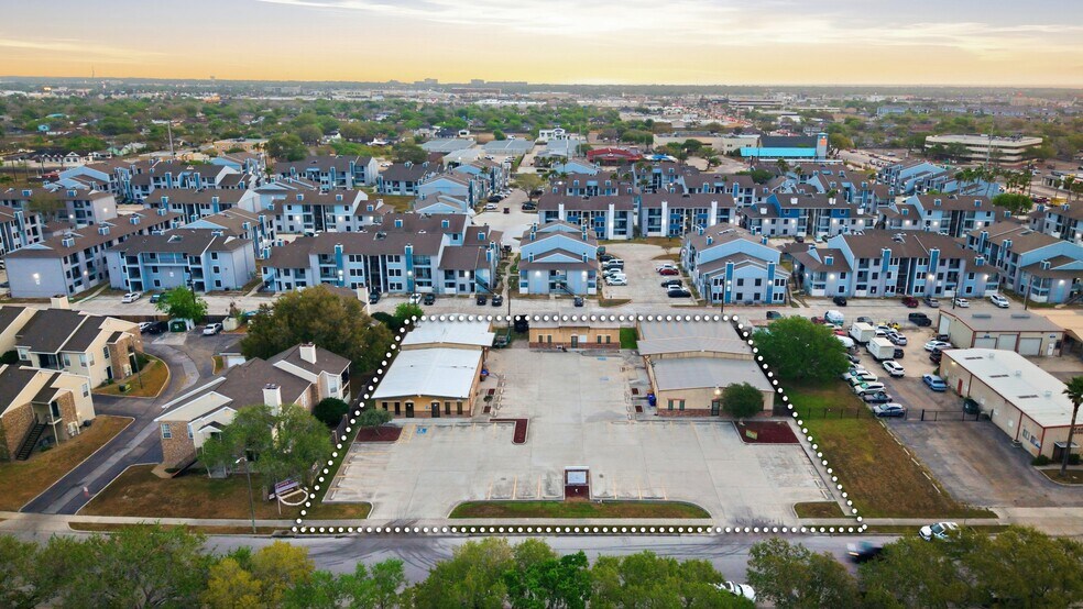 Primary Photo Of 5502 Burnham Dr, Corpus Christi Loft Creative Space For Lease