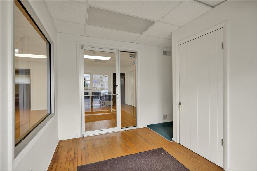 More Photos Of 345 N Main St, Bernville Industrial For Sale